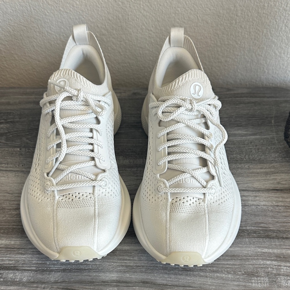 BRAND NEW Lululemon Women’s  White Chargefeel 3 Sneakers